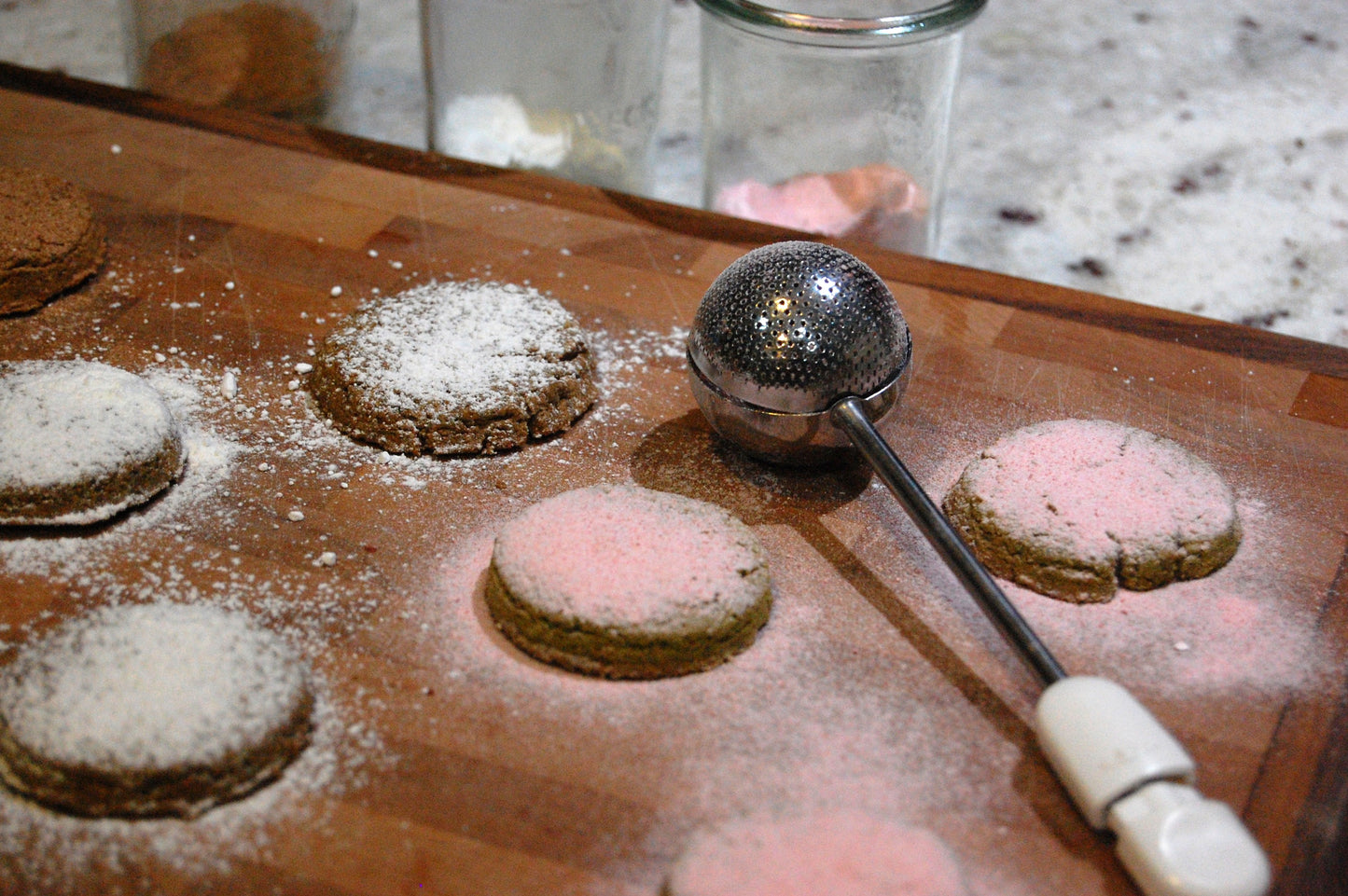 horchata cinnamon, hojicha, and strawberry matcha cookie